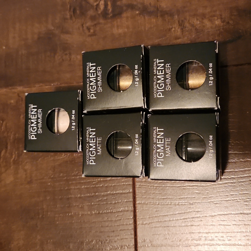 Younique Mineral eyeshadow